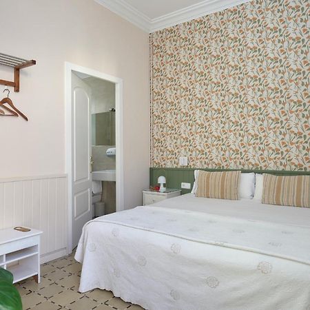 Hostal Poblenou บาร์เซโลนา ภายนอก รูปภาพ