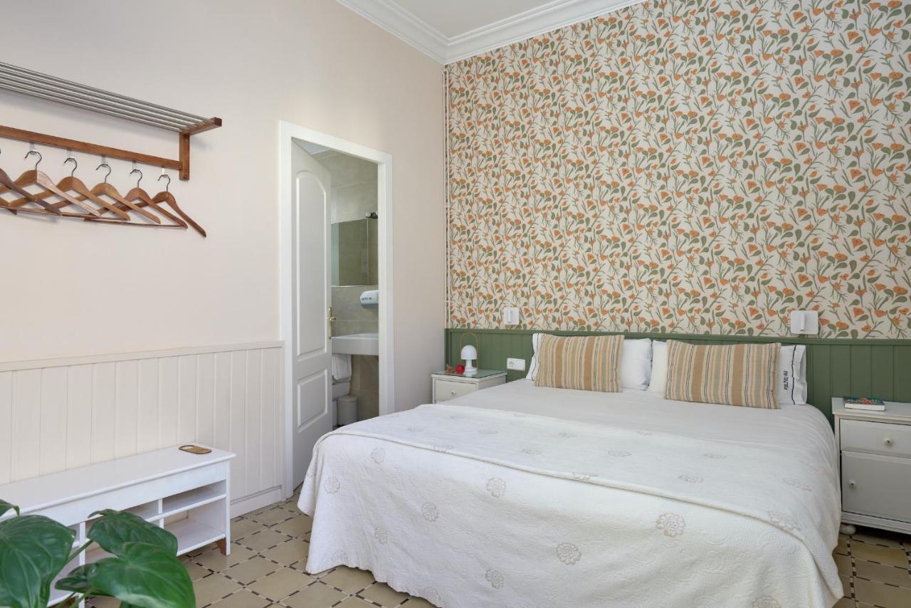 Hostal Poblenou บาร์เซโลนา ภายนอก รูปภาพ