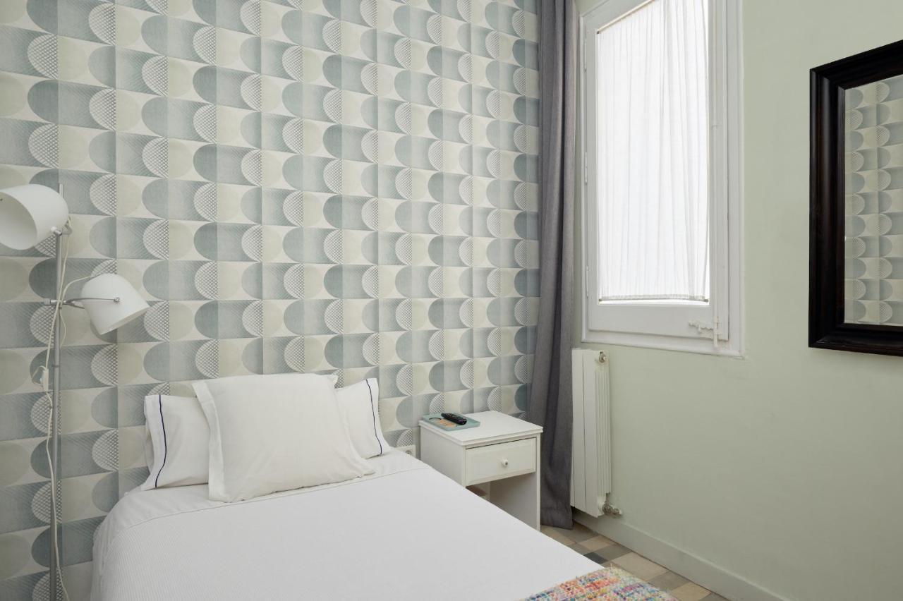 Hostal Poblenou บาร์เซโลนา ภายนอก รูปภาพ
