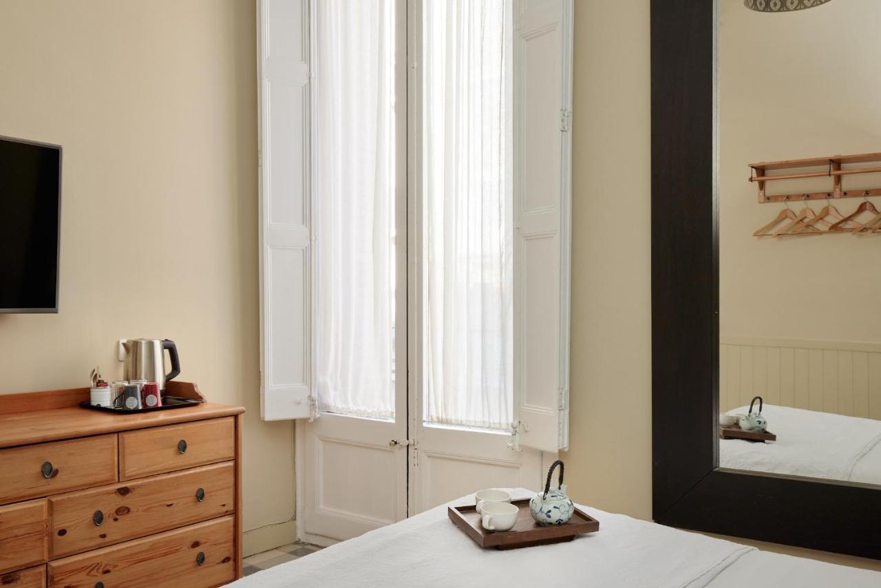 Hostal Poblenou บาร์เซโลนา ภายนอก รูปภาพ